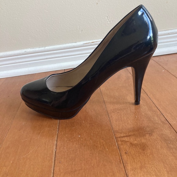 Black heels - Picture 4 of 4